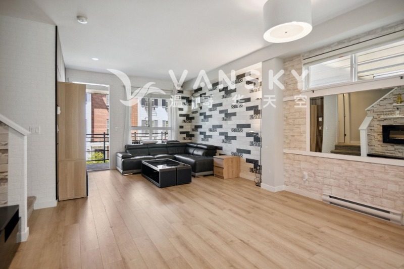 251127121852_2 liv.jpeg